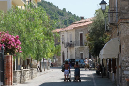 Si studiano i centenari di Acciaroli (SA) per capire i segreti della longevità