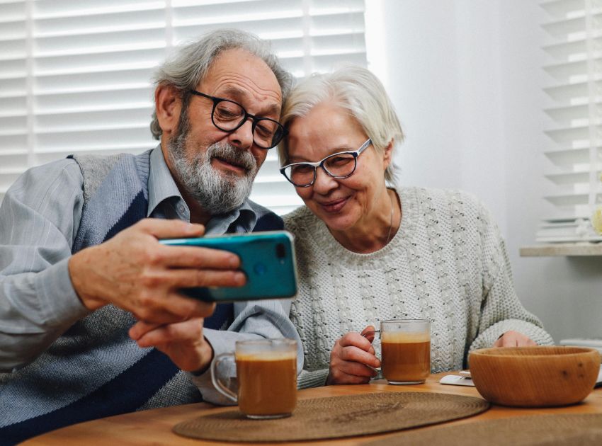 couple enjoying a cup of coffee pexels leish 6975191