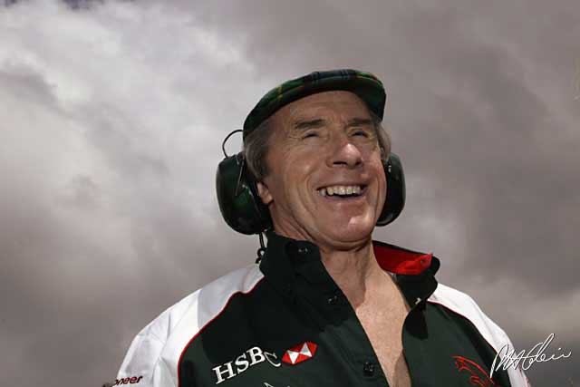 Jackie Stewart: Servono menti giovani per curare la demenza